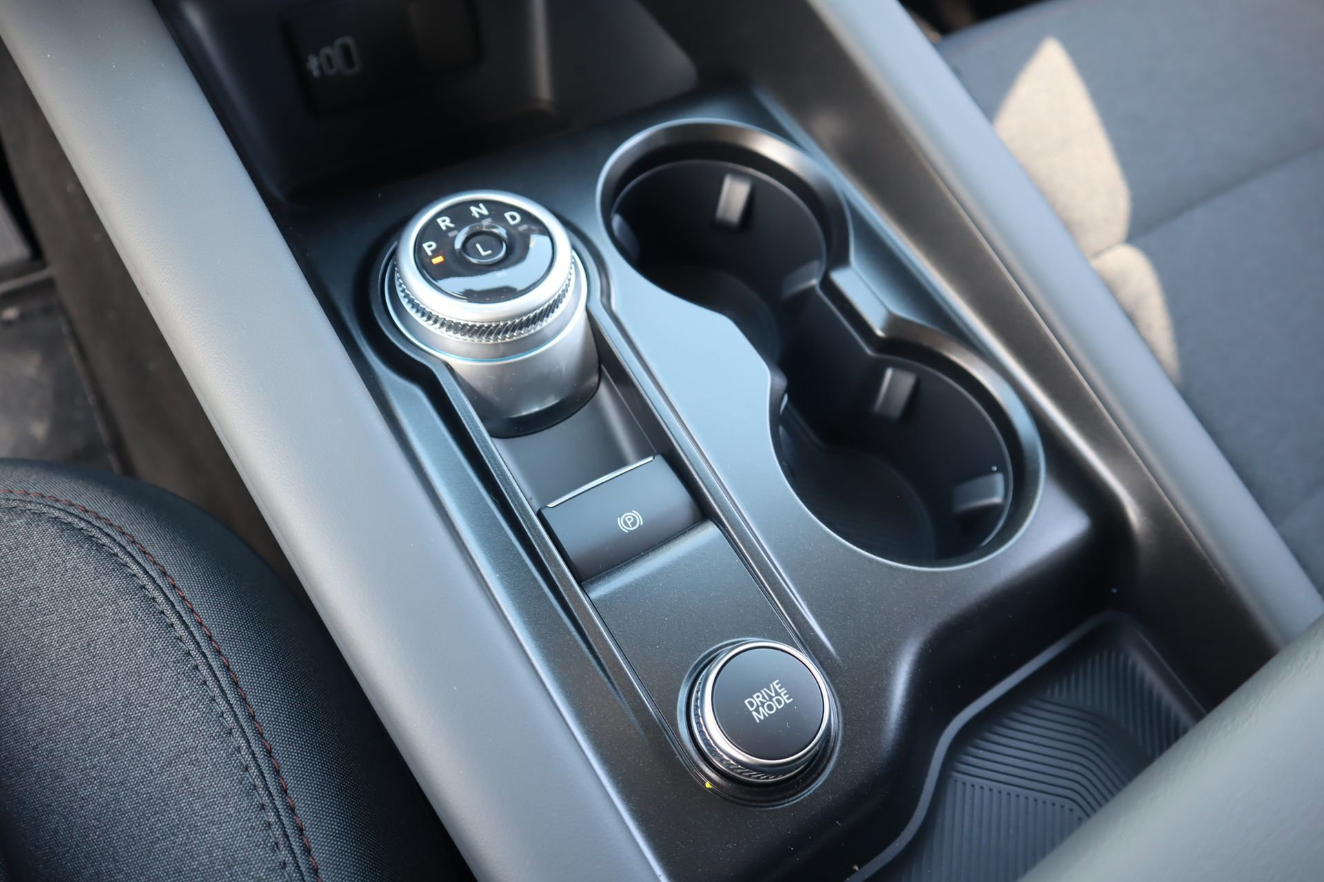 New 2026 Ford Explorer Active RWD image 8
