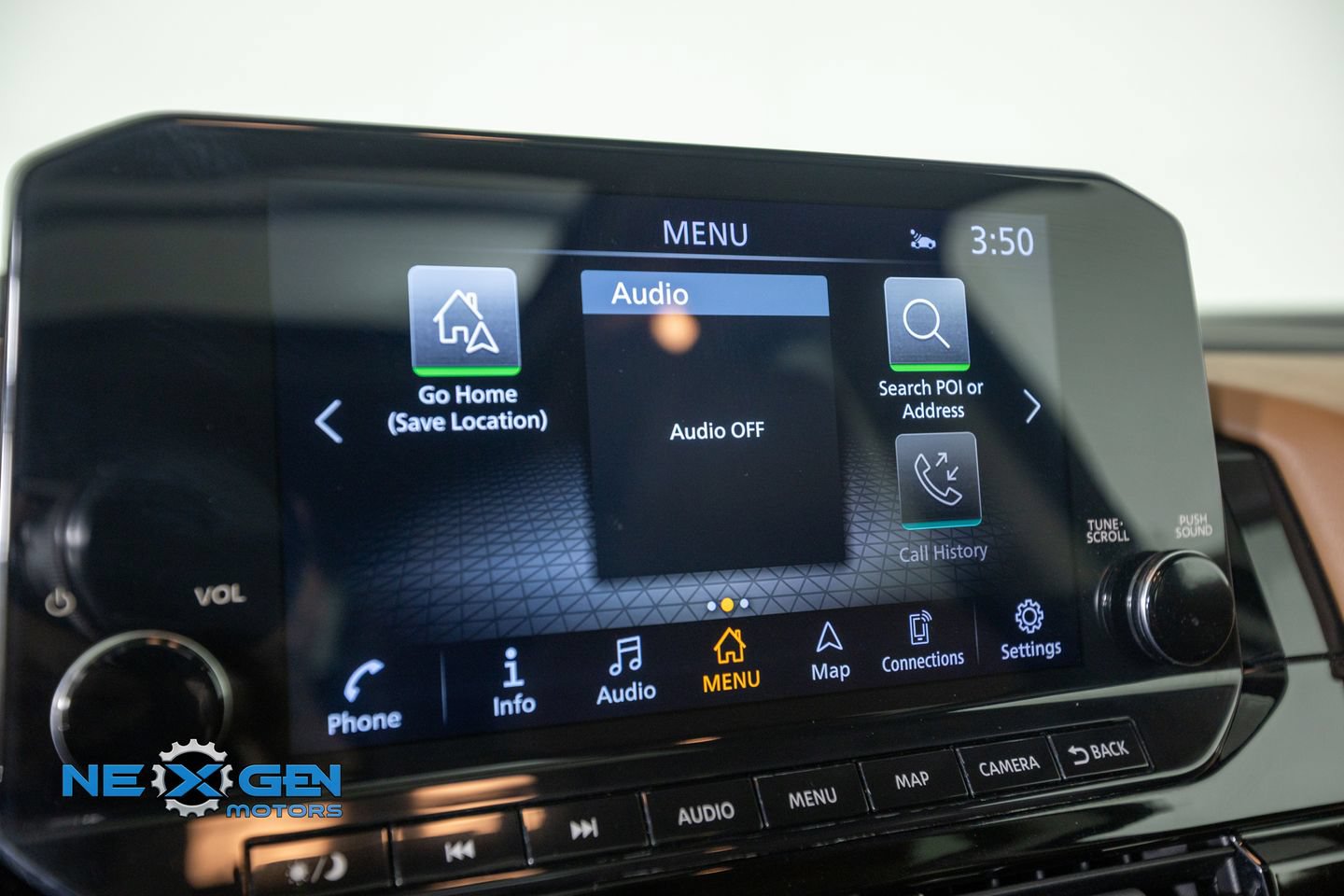 Used 2022 Nissan Pathfinder Platinum AWD/4WD image 17