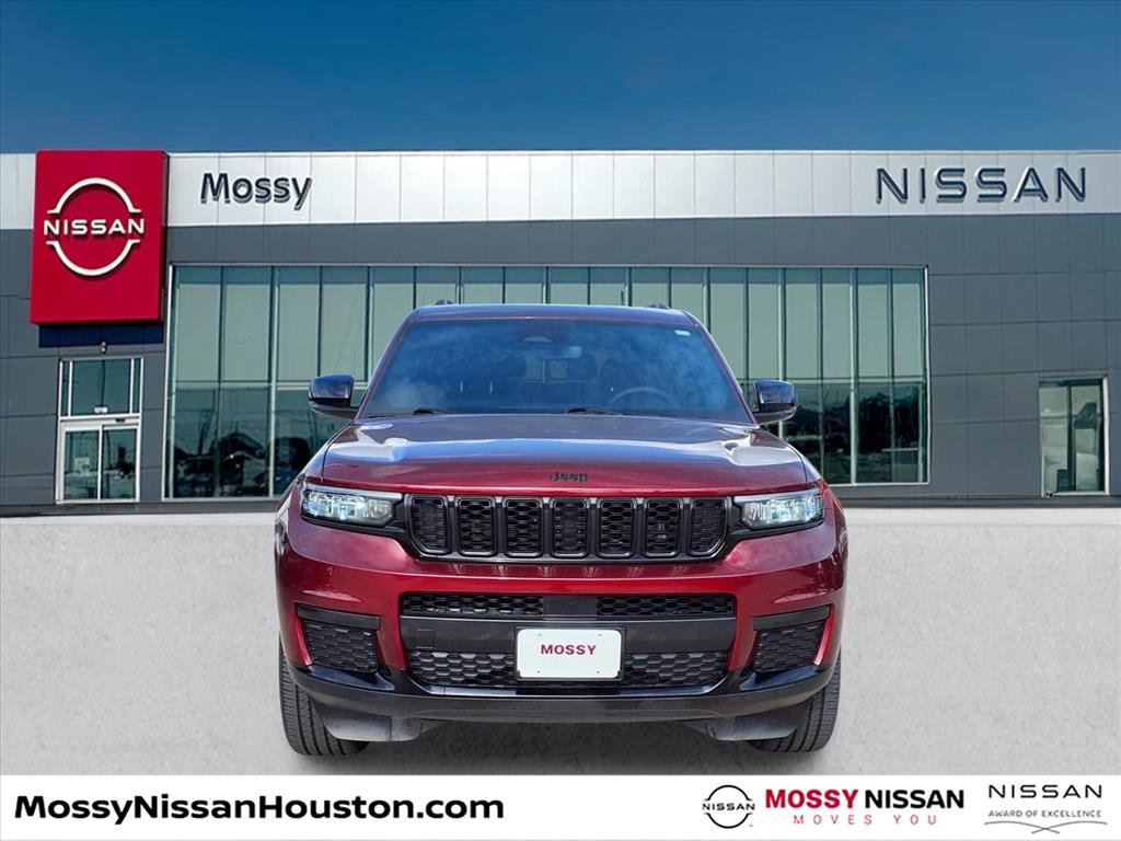 Used 2024 Jeep Grand Cherokee L Laredo image 2