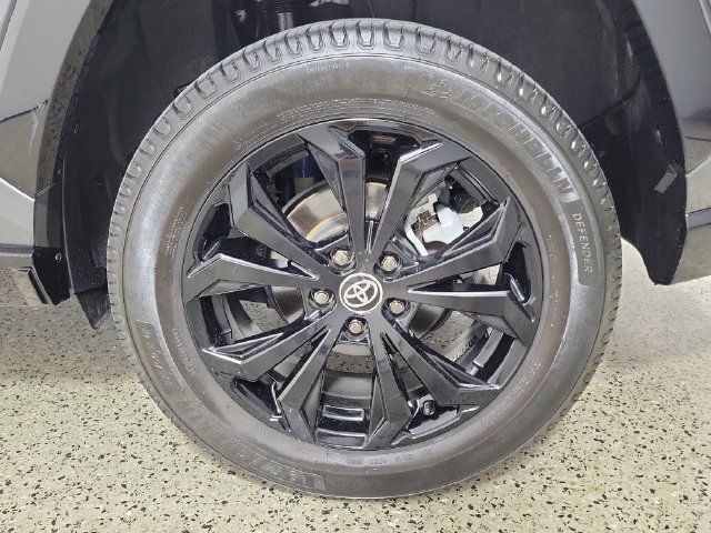 Used 2022 Toyota RAV4 SE AWD/4WD image 8