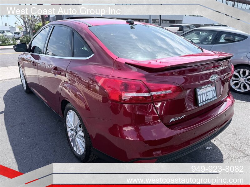 Used 2017 Ford Focus Titanium FWD image 5