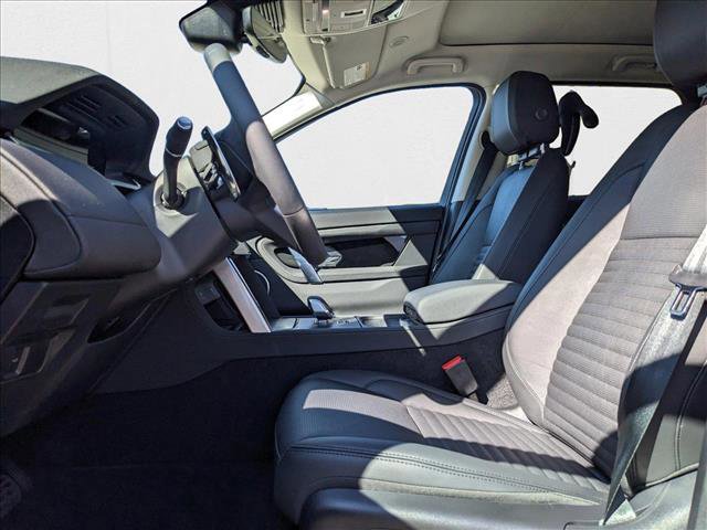 New 2025 Land Rover Discovery Sport S image 4