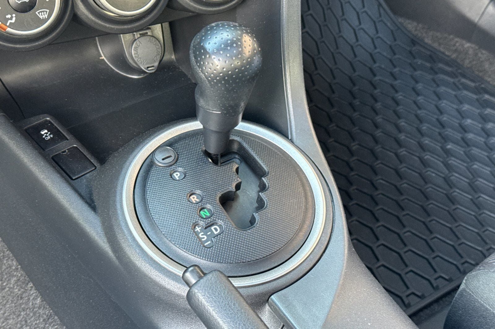 Used 2013 Scion tC FWD image 23