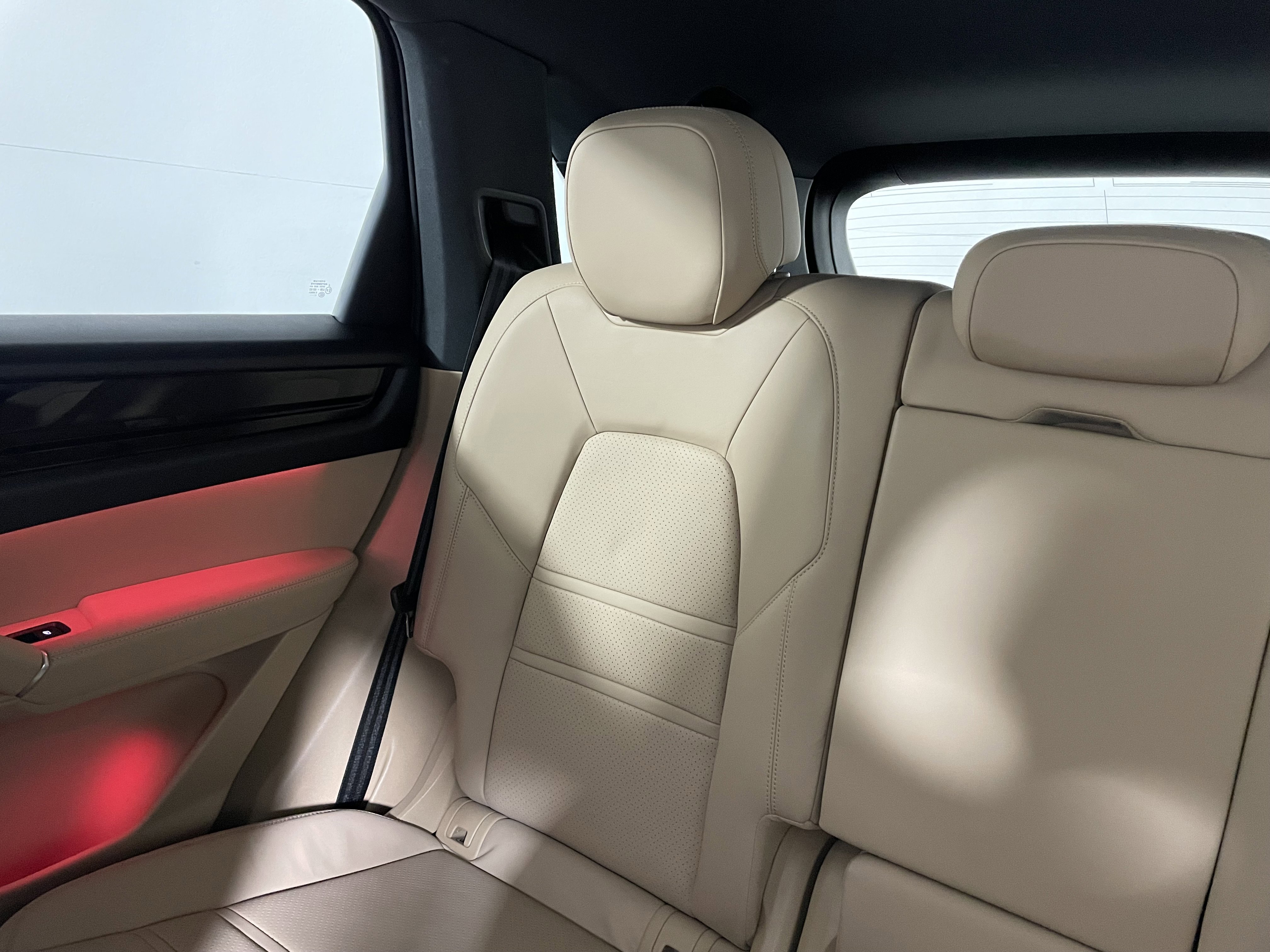 Used 2023 Porsche Cayenne image 15