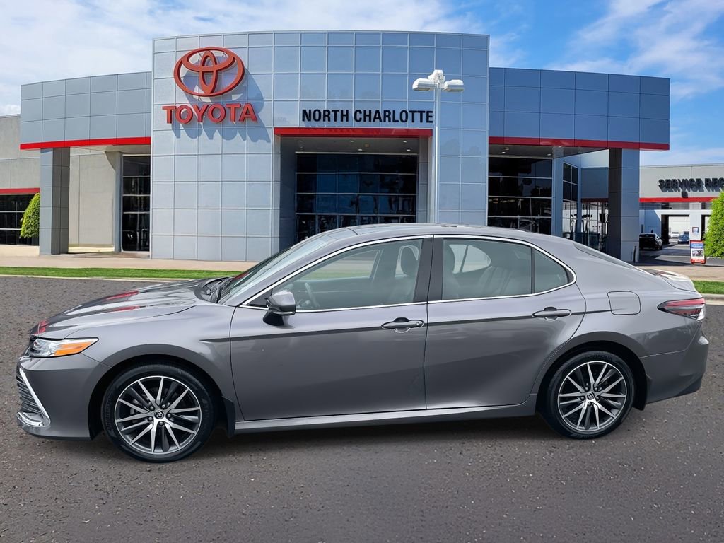 Used 2024 Toyota Camry XLE w/ Cold Weather Package image 7