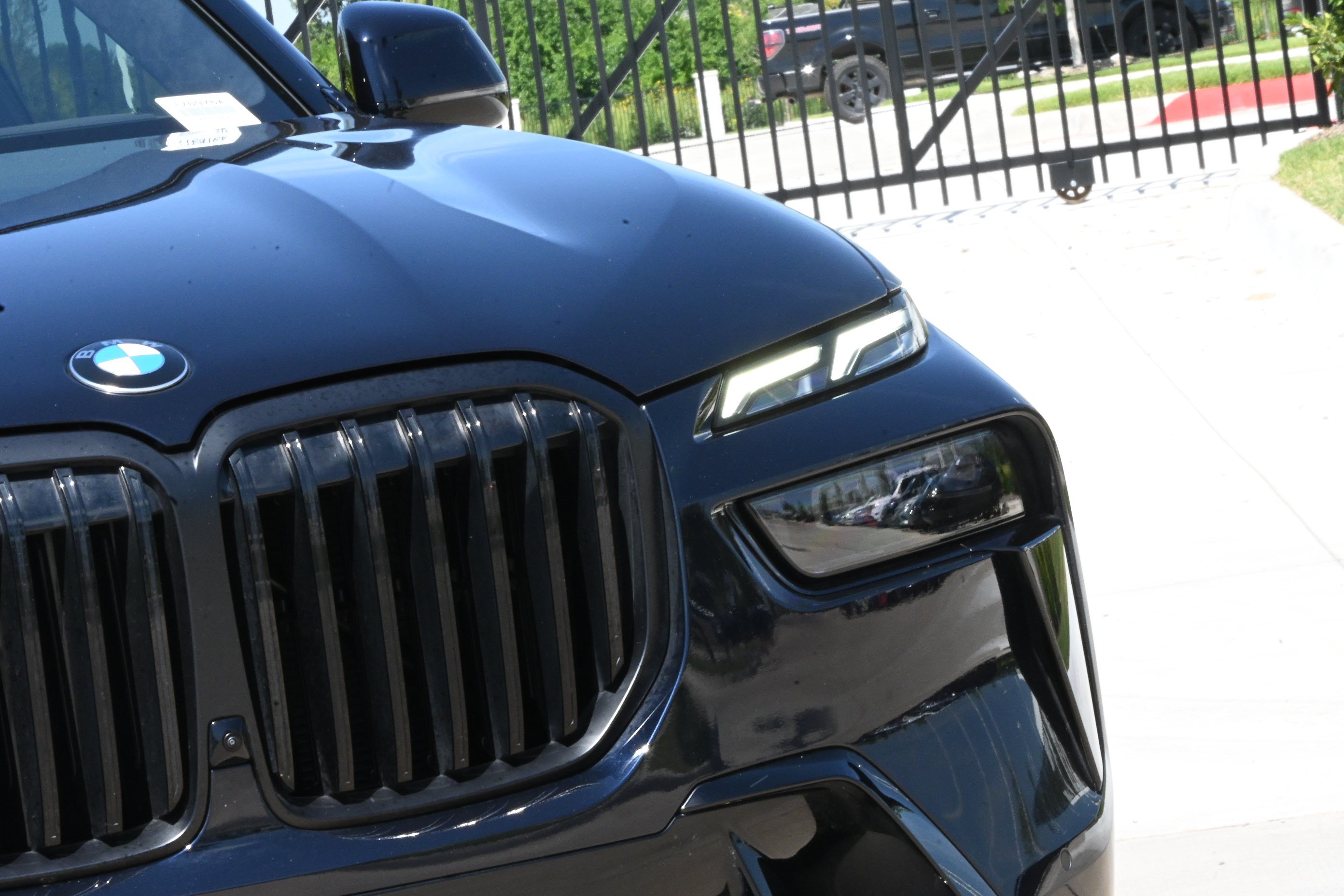 Certified 2026 BMW X7 xDrive40i w/ M Sport Package AWD/4WD image 10