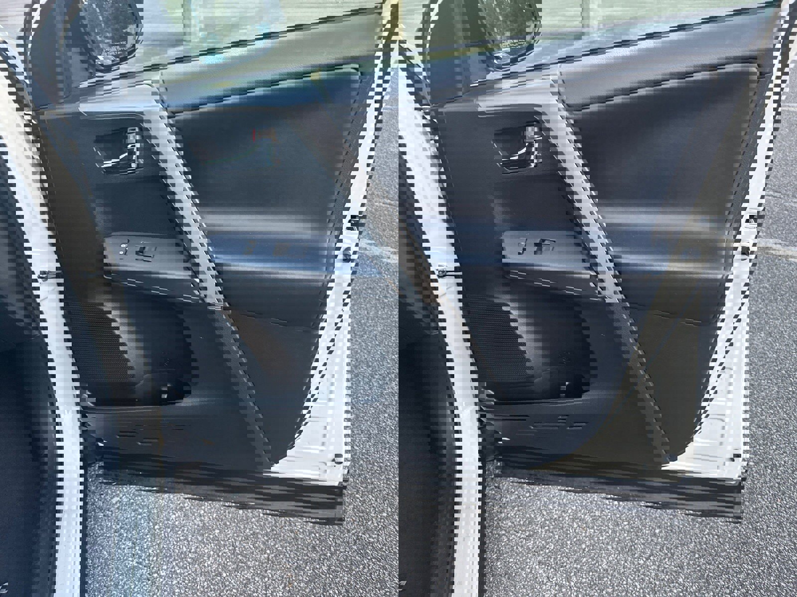 Used 2018 Toyota RAV4 XLE image 14