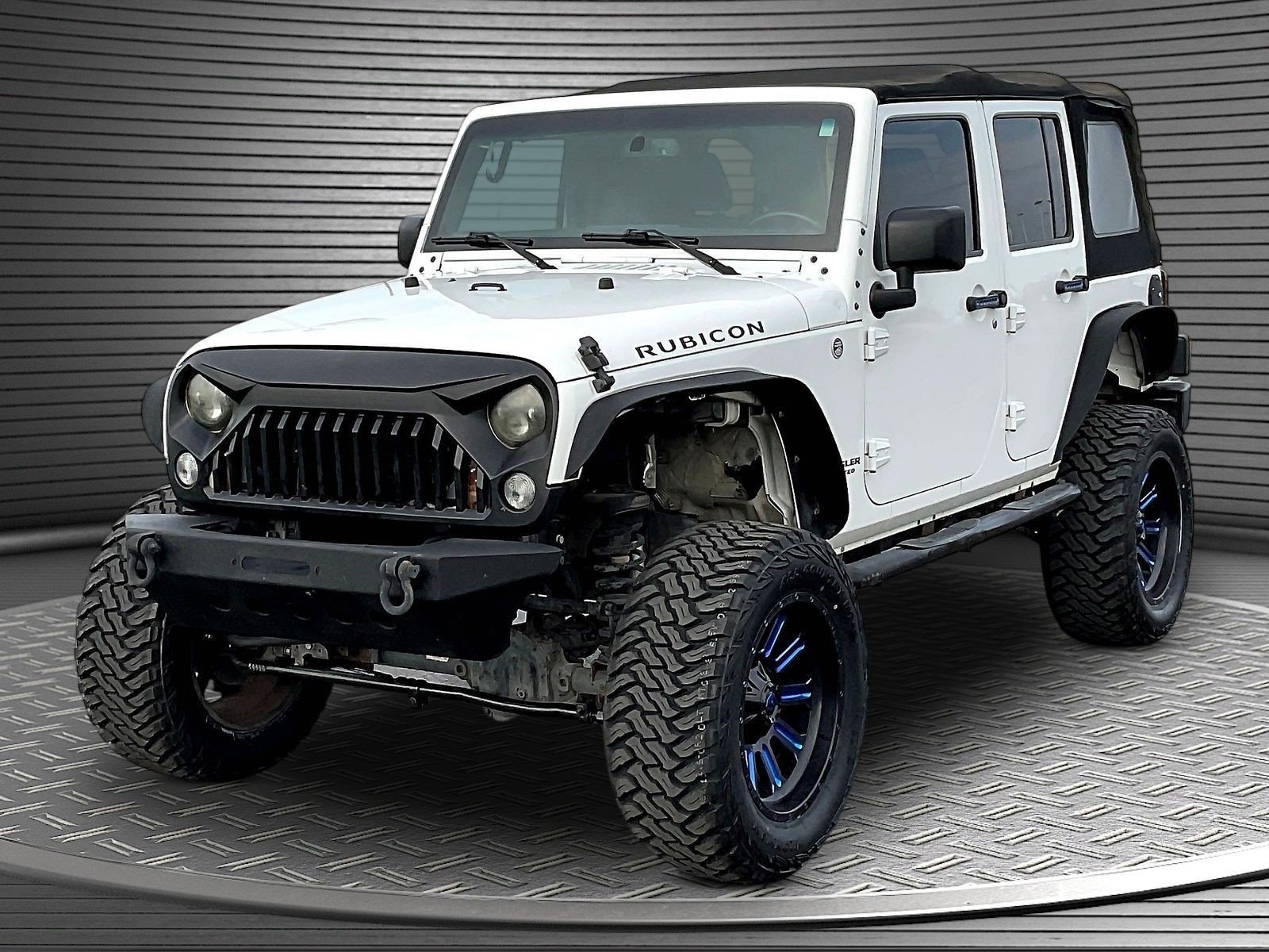 Used 2015 Jeep Wrangler Unlimited Rubicon w/ Dual Top Group AWD/4WD image 3