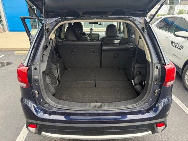 Used 2017 Mitsubishi Outlander SE AWD/4WD image 24