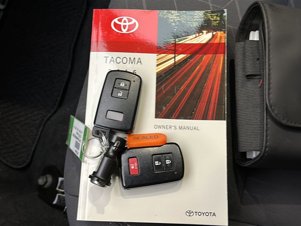 Used 2016 Toyota Tacoma TRD Sport w/ Towing Package AWD/4WD image 25