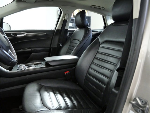 Certified 2017 Ford Fusion SE w/ Fusion SE Technology Package image 16