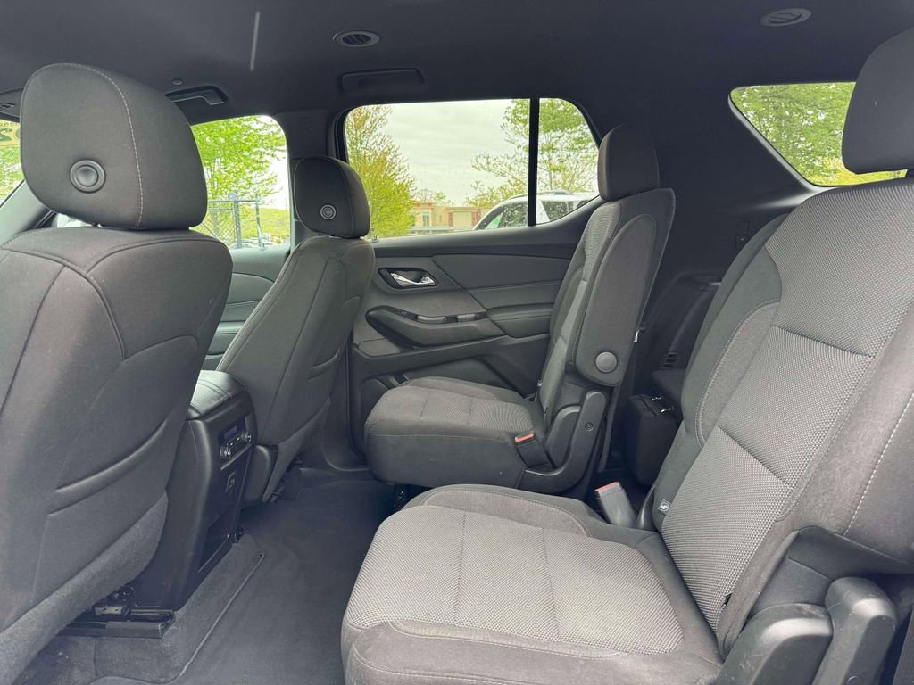Used 2023 Chevrolet Traverse LT AWD/4WD image 14