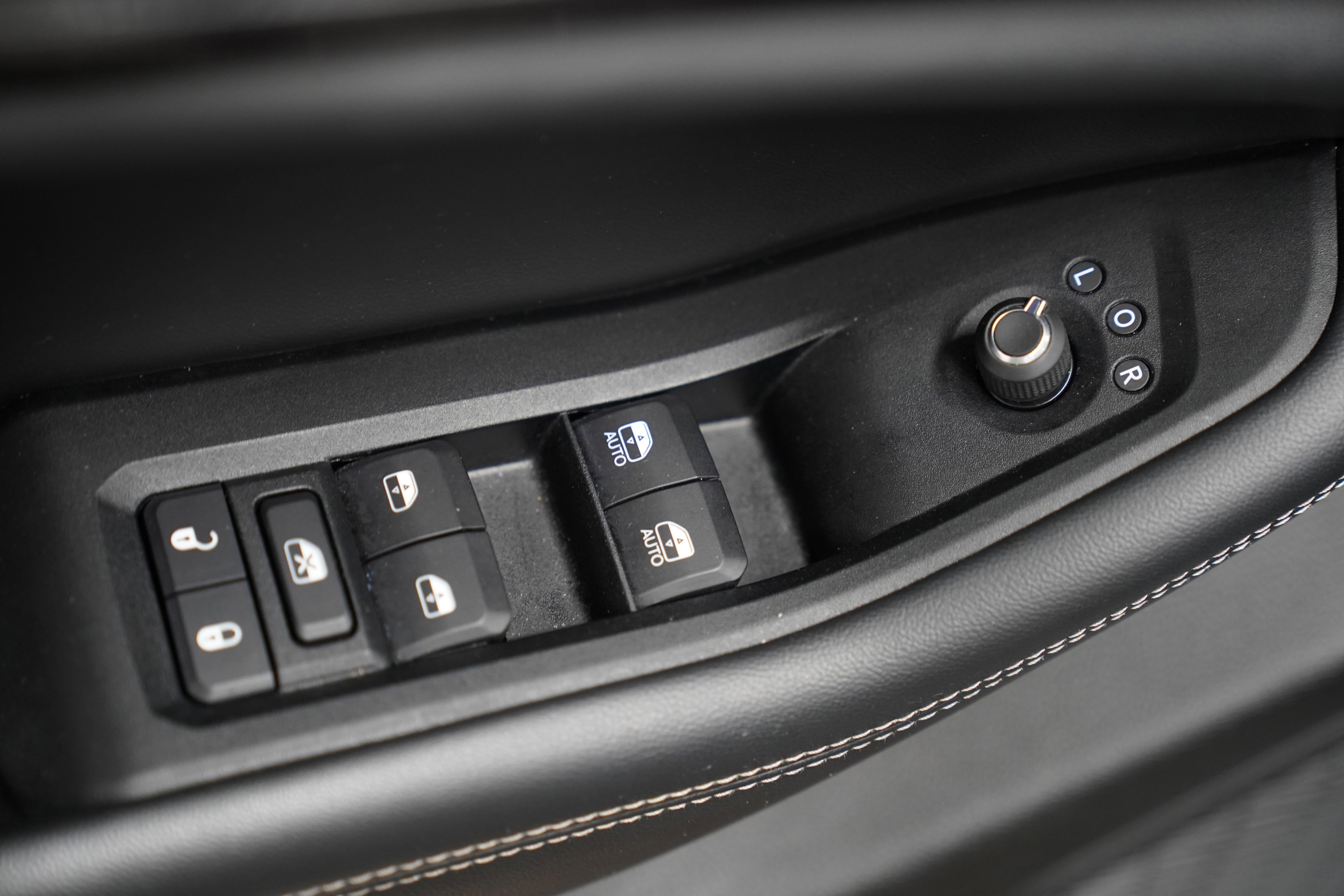 Certified 2023 Jeep Grand Cherokee L Laredo image 18