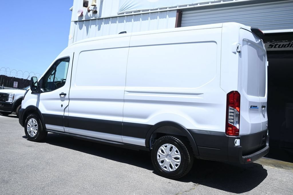 New 2026 Ford E-Transit 148 Medium Roof w/ Load Area Protection Package RWD image 4