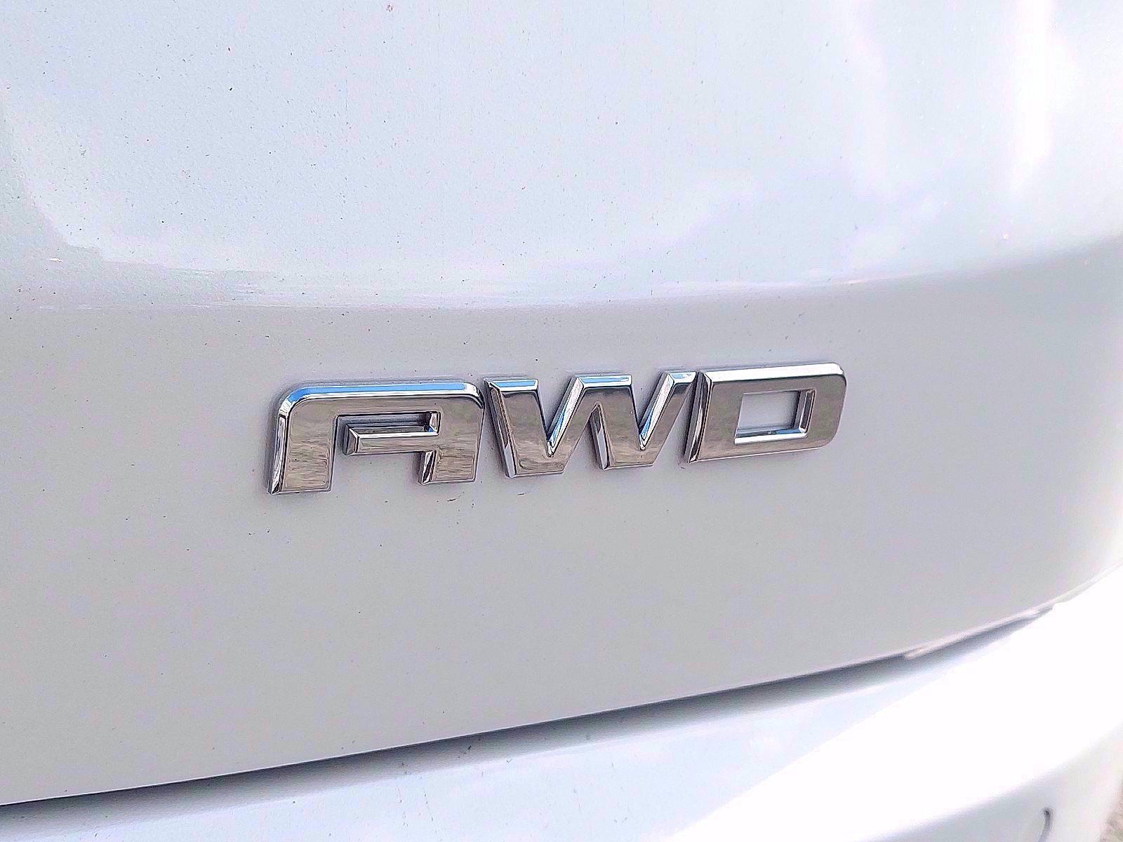 Used 2017 GMC Acadia Denali w/ Technology Package AWD/4WD image 31