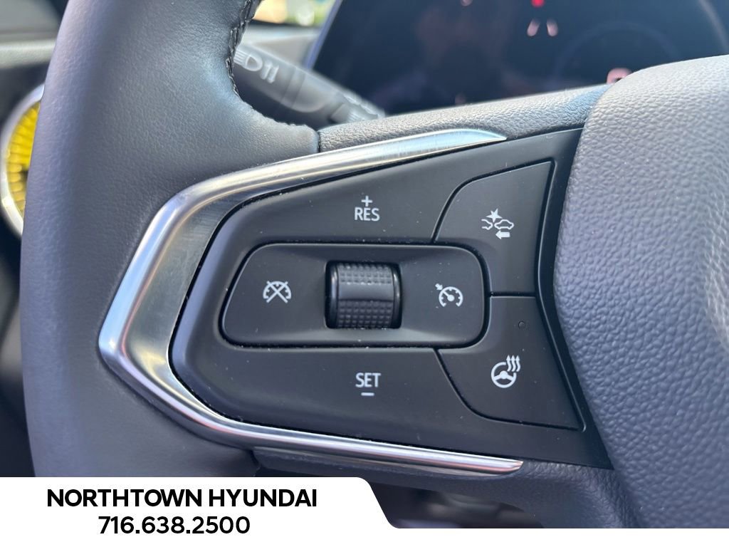 Used 2024 Chevrolet Trax ACTIV w/ Sunroof Package FWD image 20