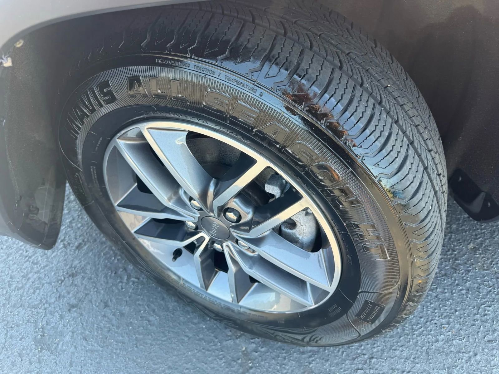 Used 2020 Jeep Grand Cherokee Limited image 46