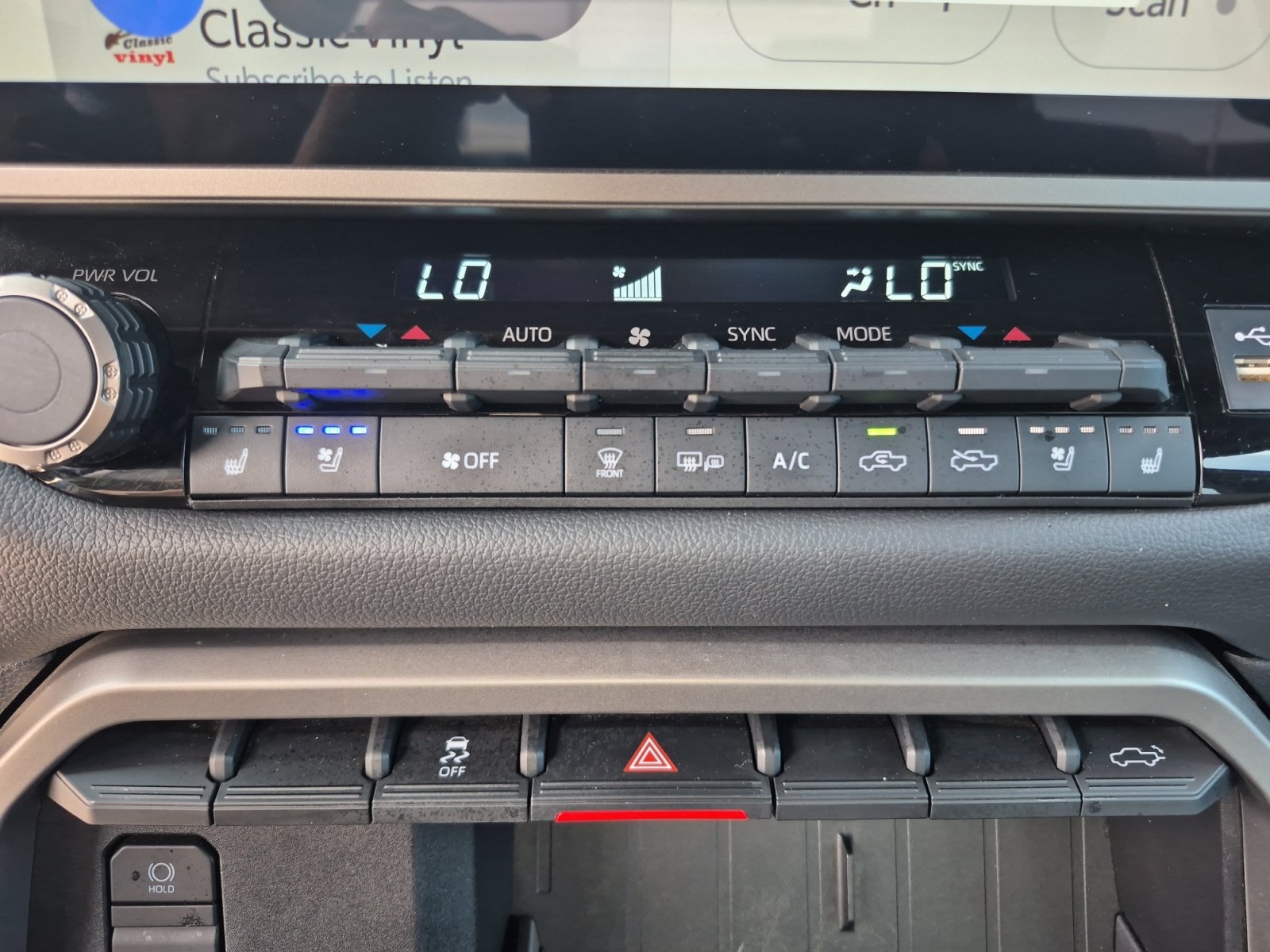 Certified 2025 Toyota Tundra Limited AWD/4WD image 30