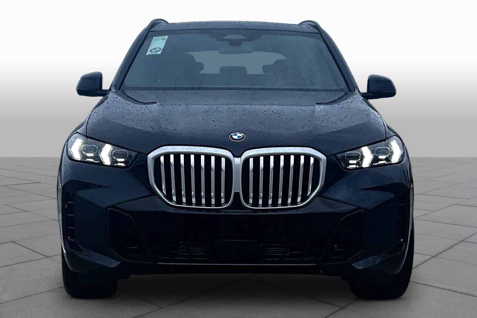 Used 2026 BMW X5 xDrive40i w/ M Sport Package AWD/4WD image 3
