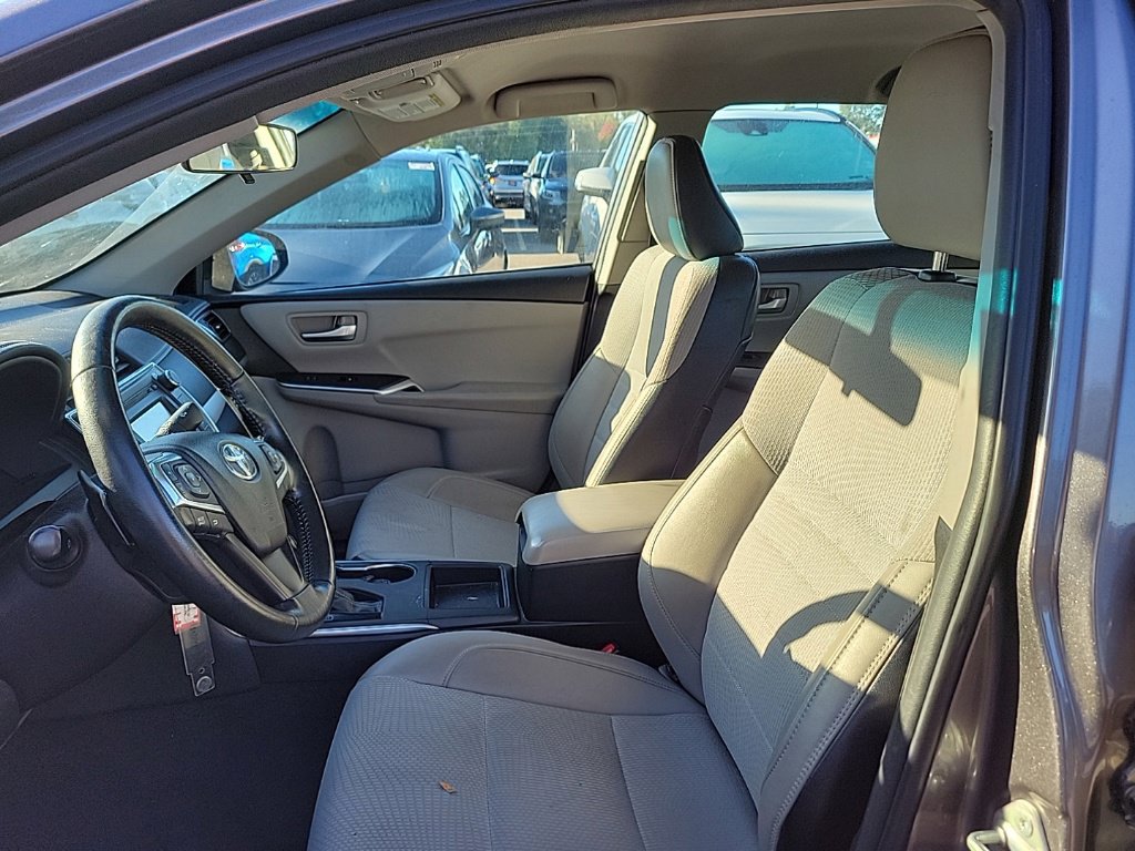 Used 2016 Toyota Camry SE FWD image 6