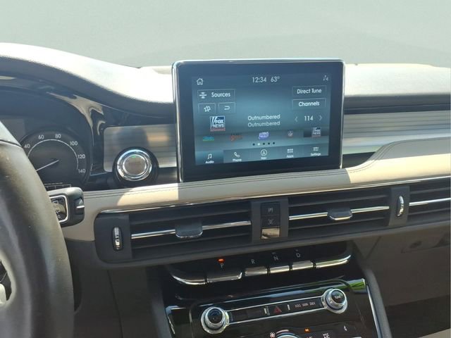 Used 2020 Lincoln Corsair AWD w/ Premium Package image 18