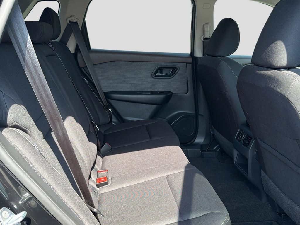 Used 2023 Nissan Rogue S AWD/4WD image 25
