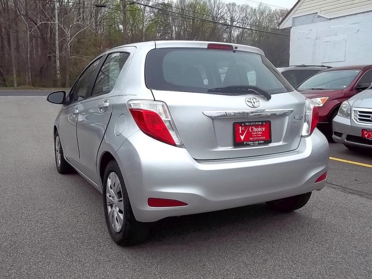 Used 2012 Toyota Yaris LE image 2