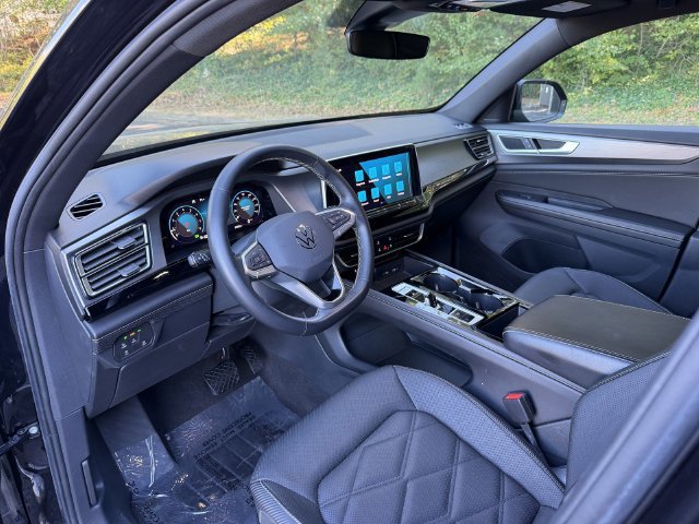 Used 2024 Volkswagen Atlas Cross Sport SE FWD image 14
