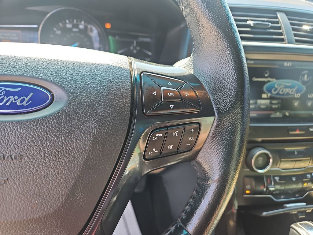 Used 2016 Ford Explorer XLT w/ Equipment Group 202A image 21