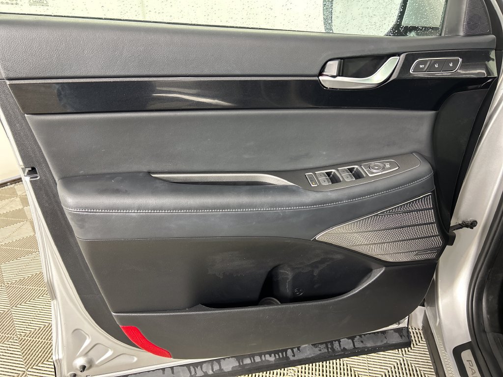 Used 2022 Hyundai Palisade Limited w/ Cargo Package FWD image 10