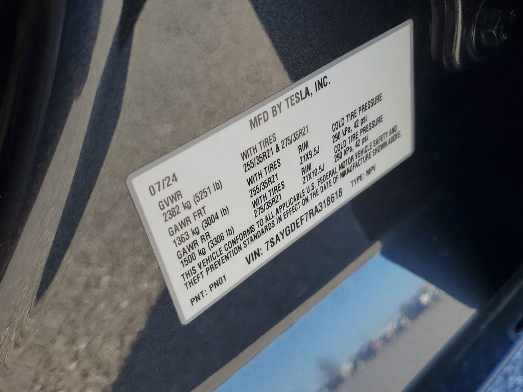 Used 2024 Tesla Model Y Performance image 28