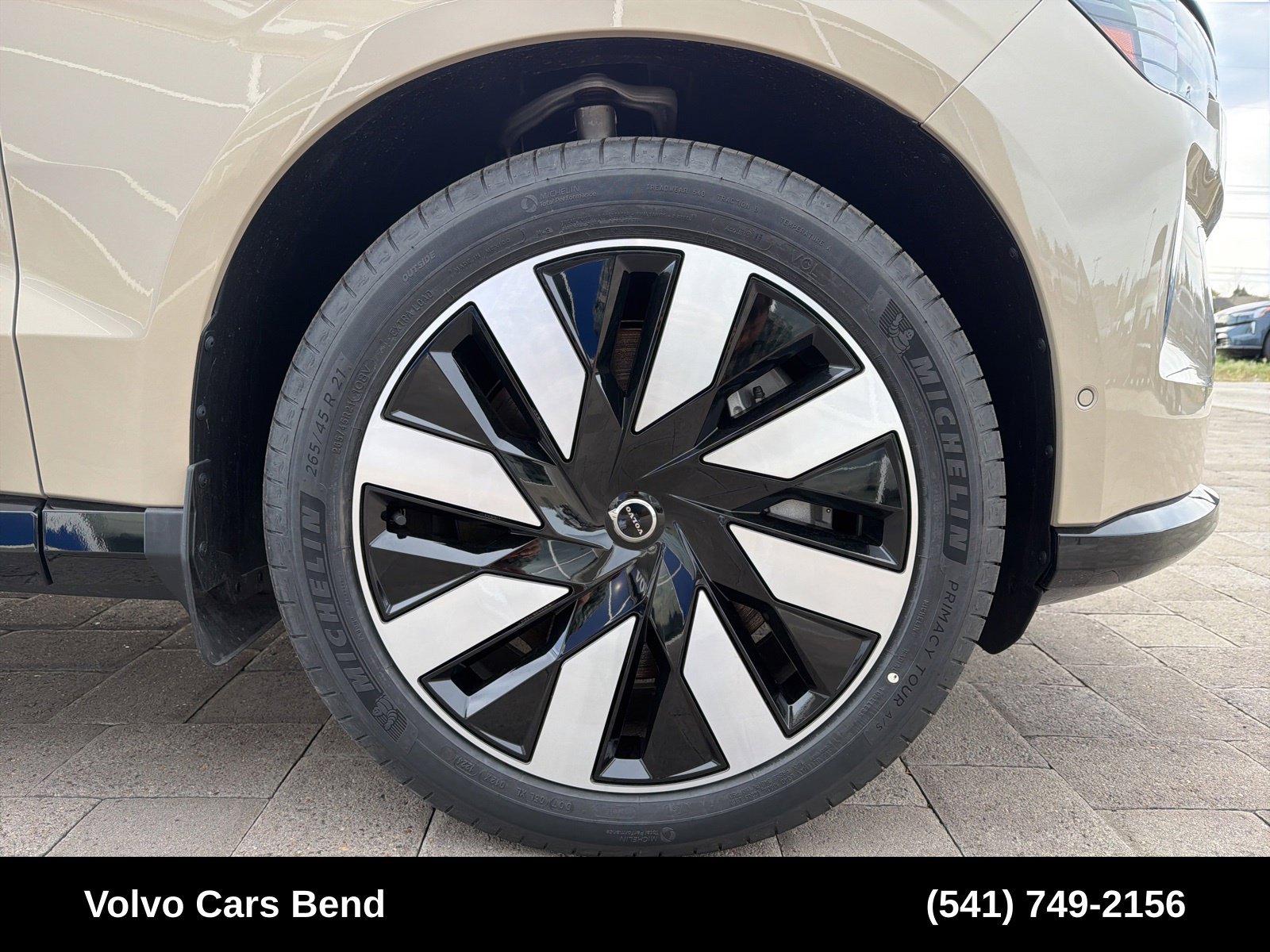 New 2025 Volvo EX90 Plus w/ Protection Package Premier AWD/4WD image 8
