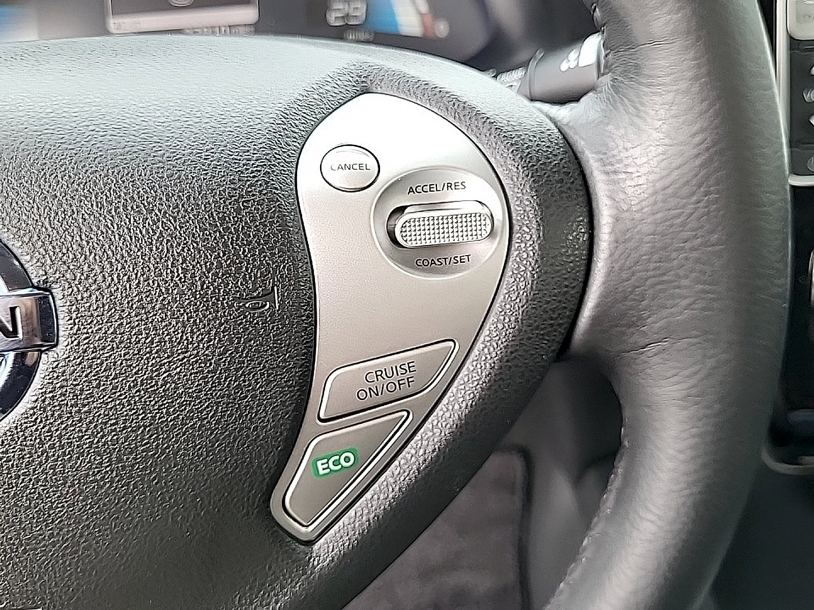 Used 2014 Nissan Leaf SV FWD image 18