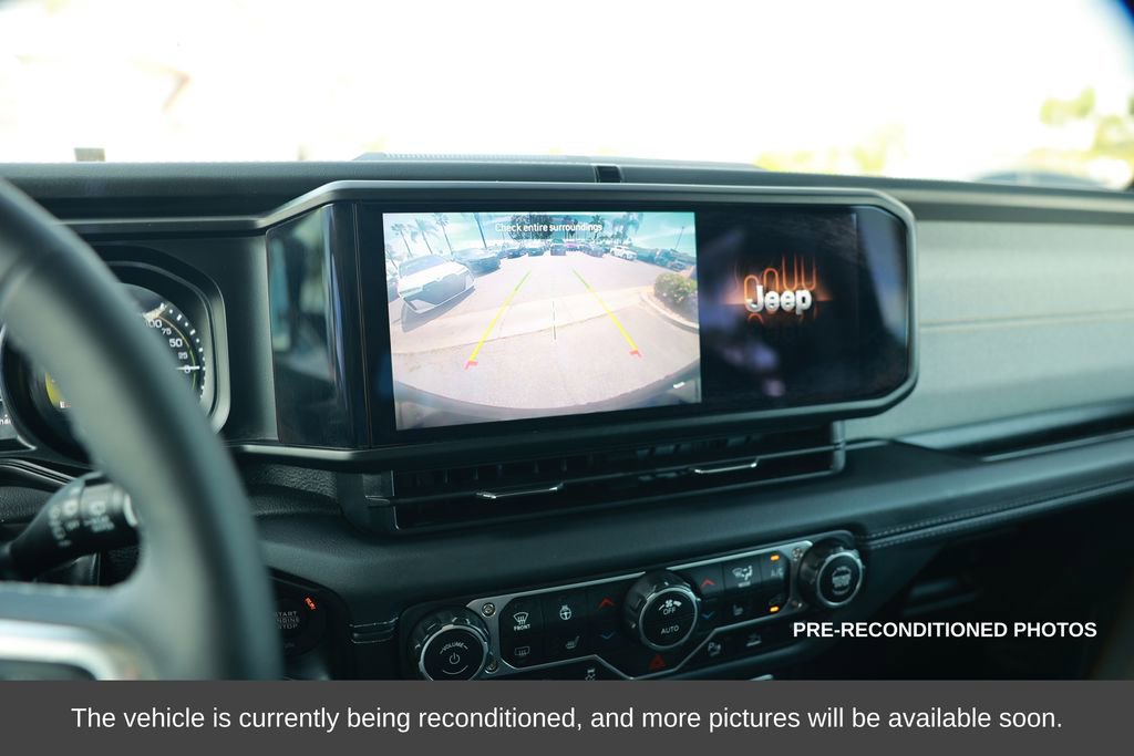 Used 2025 Jeep Wrangler Unlimited Sahara w/ Safety Group image 24