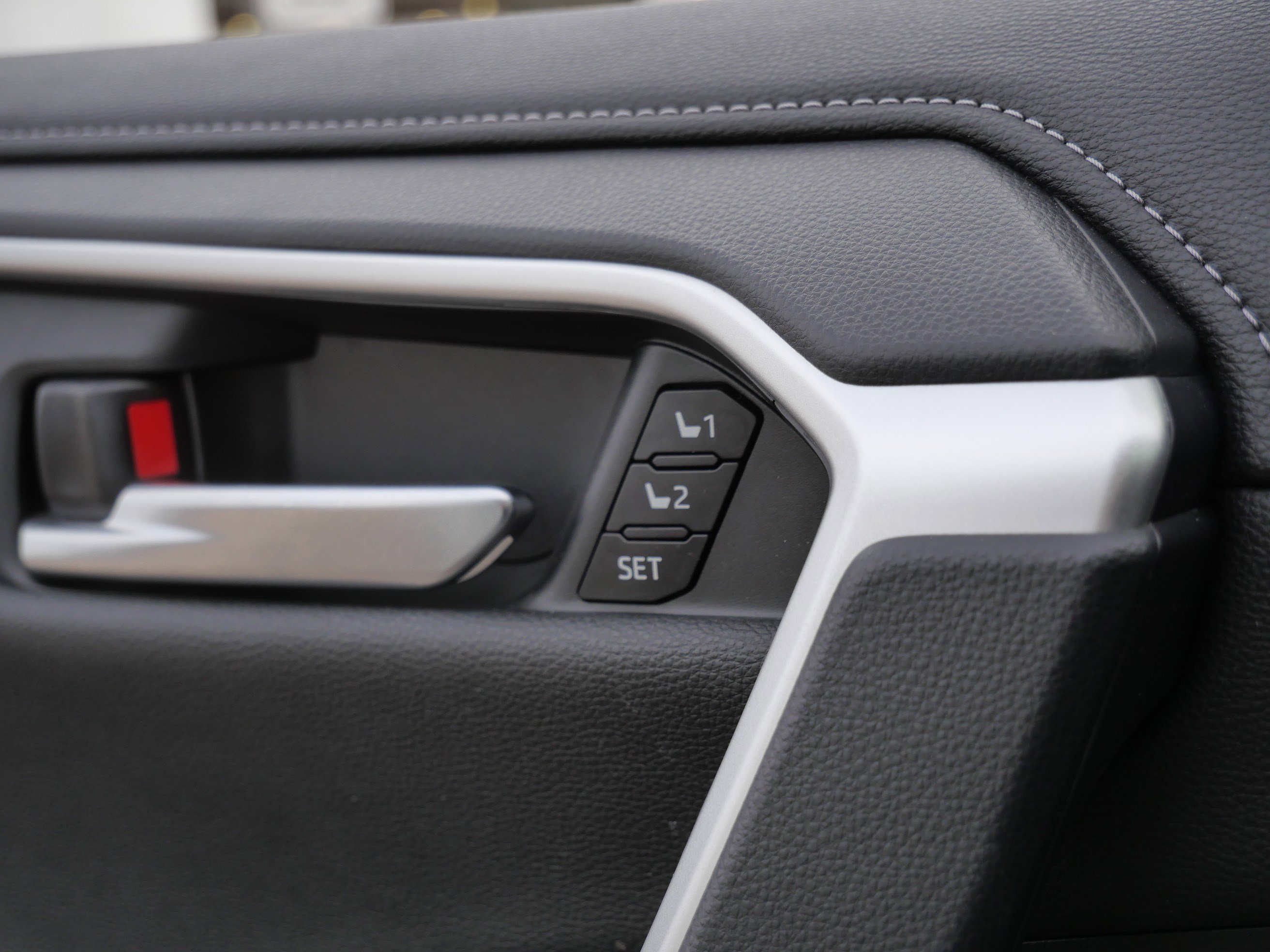 Used 2023 Toyota RAV4 Limited w/ Limited Grade Weather Package AWD/4WD image 33