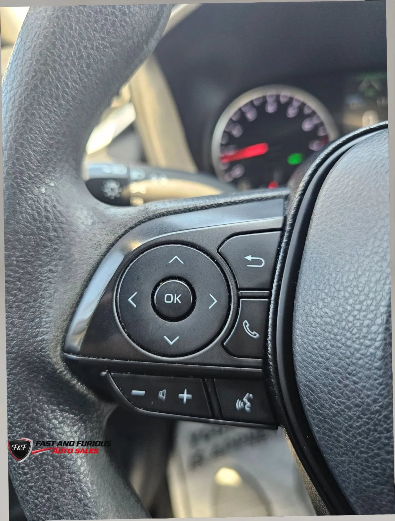 Used 2021 Toyota RAV4 LE AWD/4WD image 15