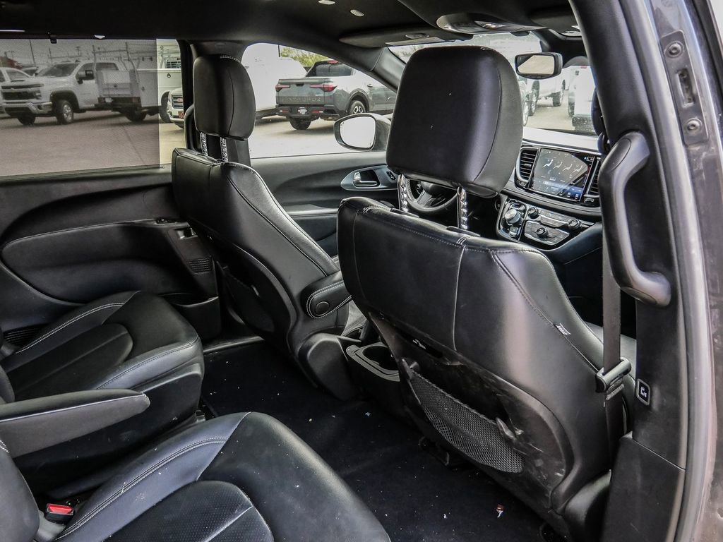 Used 2021 Chrysler Pacifica Touring-L w/ S Appearance Package image 17