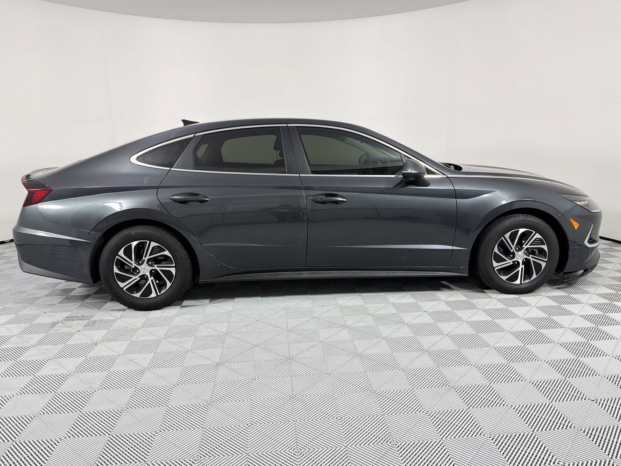 Used 2023 Hyundai Sonata Blue FWD image 8
