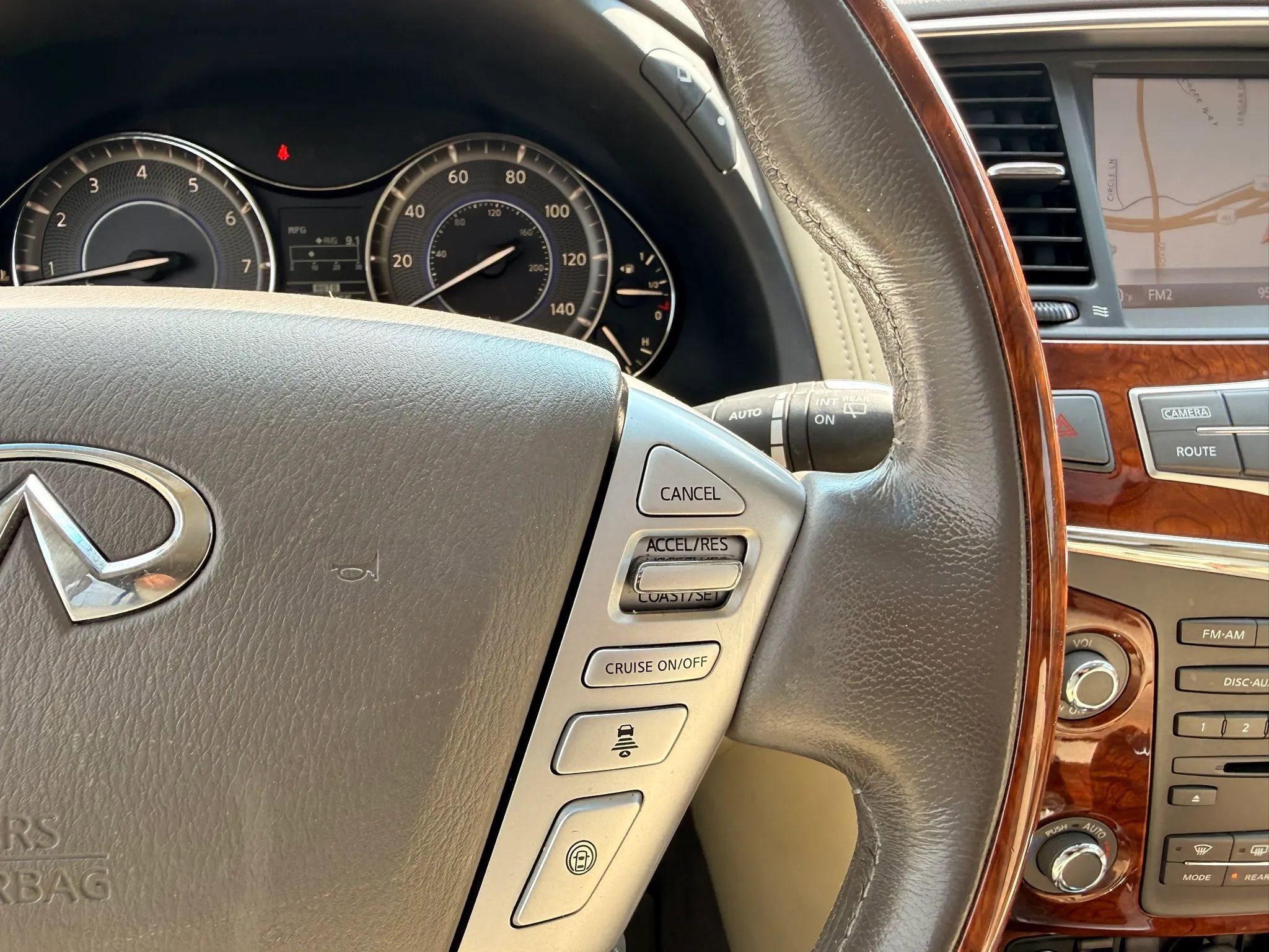 Used 2017 INFINITI QX80 4WD w/ Deluxe Technology Package image 19