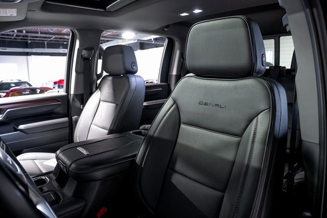 Used 2024 GMC Sierra 3500 Denali w/ Denali Reserve Package image 21