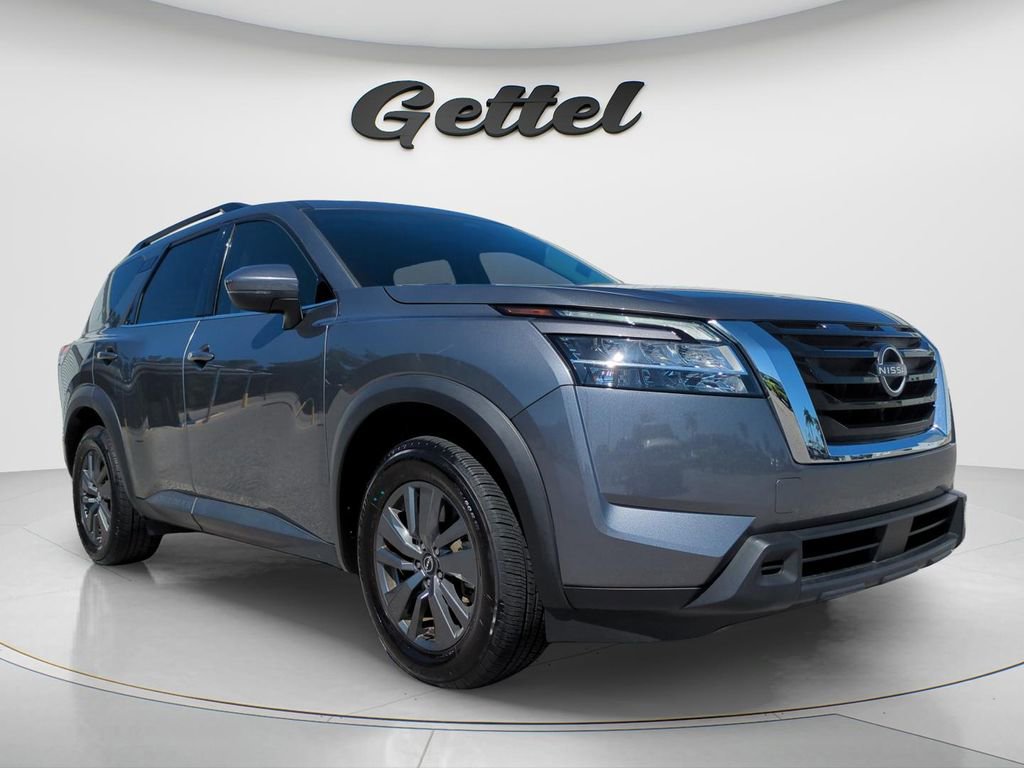 Certified 2022 Nissan Pathfinder SV w/ SV Premium Package AWD/4WD image 3