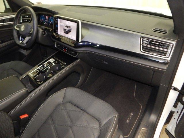 Used 2024 Volkswagen Atlas Cross Sport SE image 21