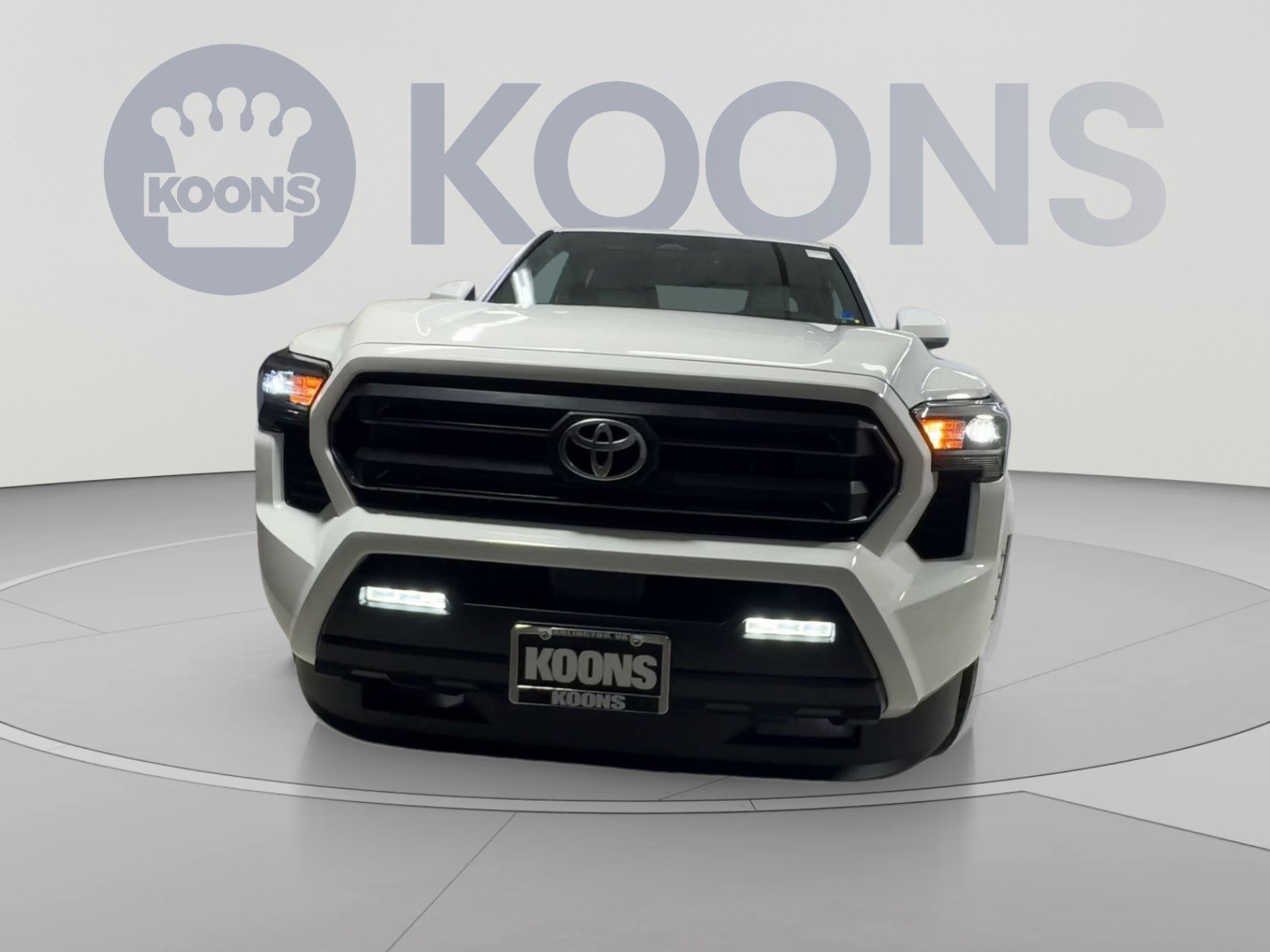 Used 2026 Toyota Tacoma SR5 AWD/4WD image 4