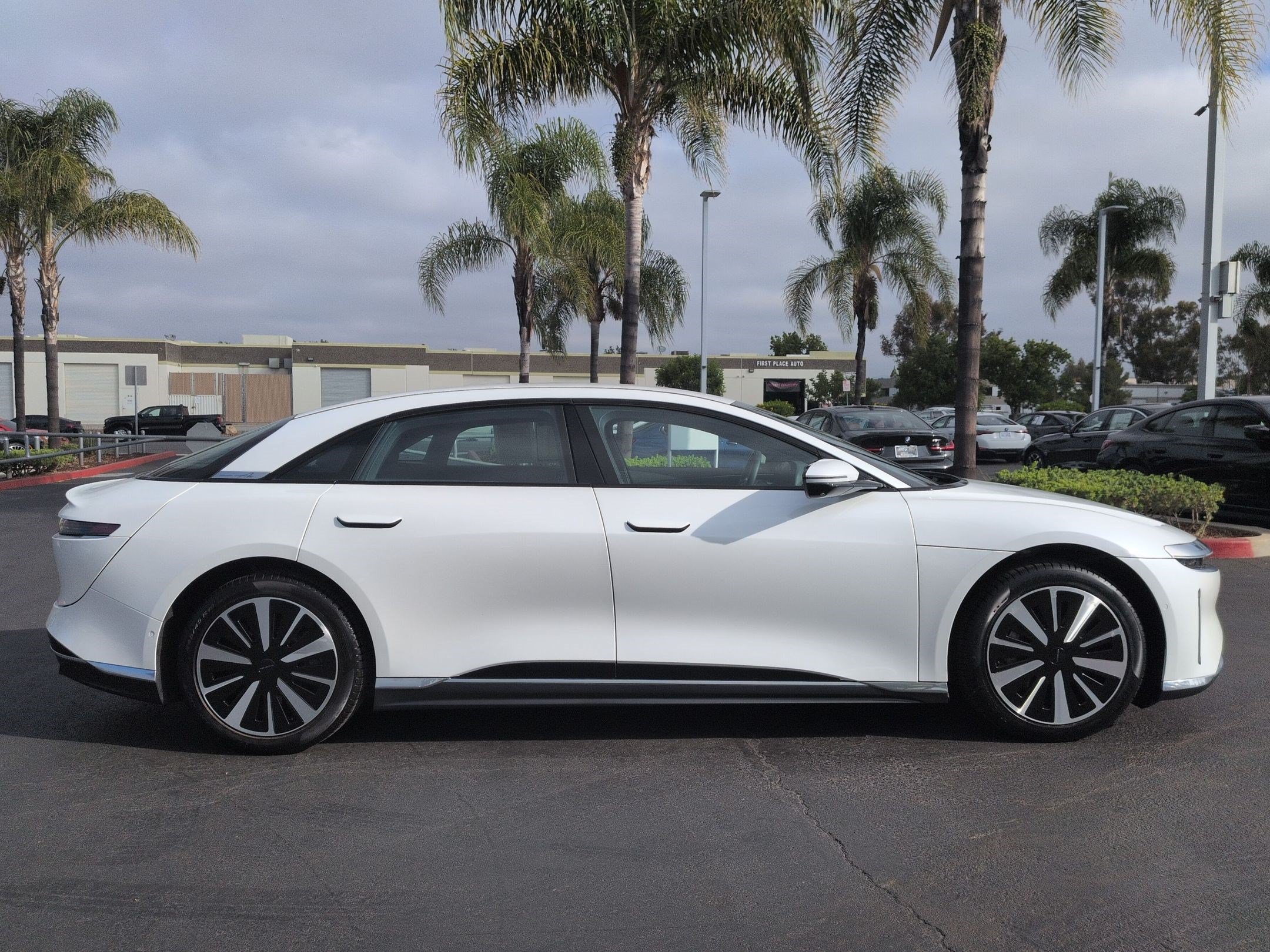 Used 2024 Lucid Air Touring AWD/4WD image 11