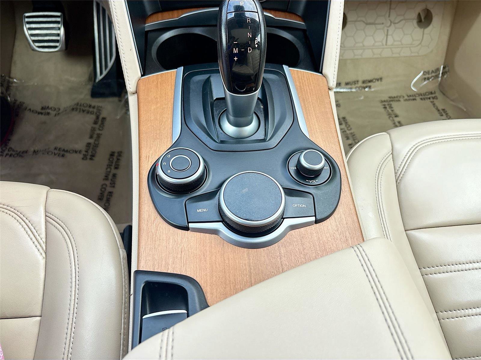 Used 2019 Alfa Romeo Stelvio Ti Lusso w/ Quick Order Package 22X Lusso image 17