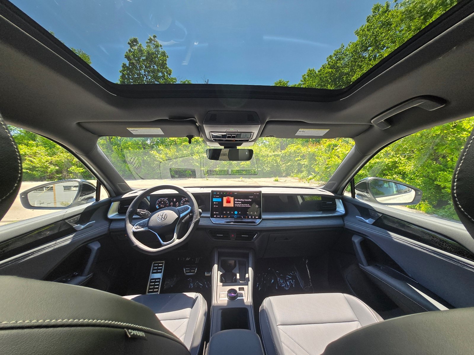 New 2026 Volkswagen Tiguan SE R-Line FWD image 18
