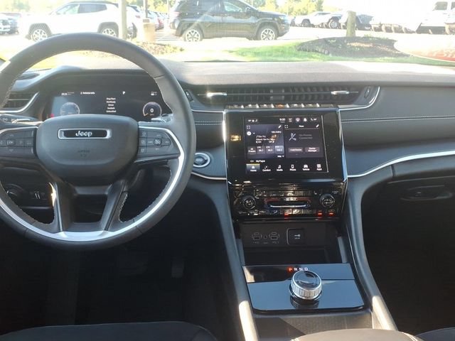 Certified 2023 Jeep Grand Cherokee L Laredo AWD/4WD image 11