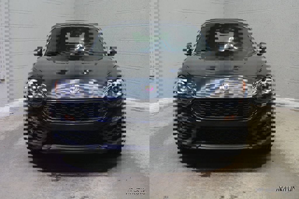 Used 2017 FIAT 124 Spider Abarth RWD image 11