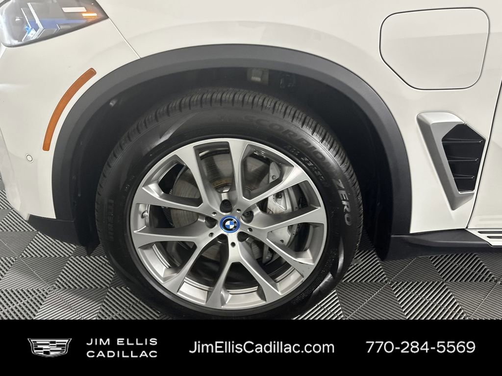 Used 2025 BMW X5 xDrive50e image 10