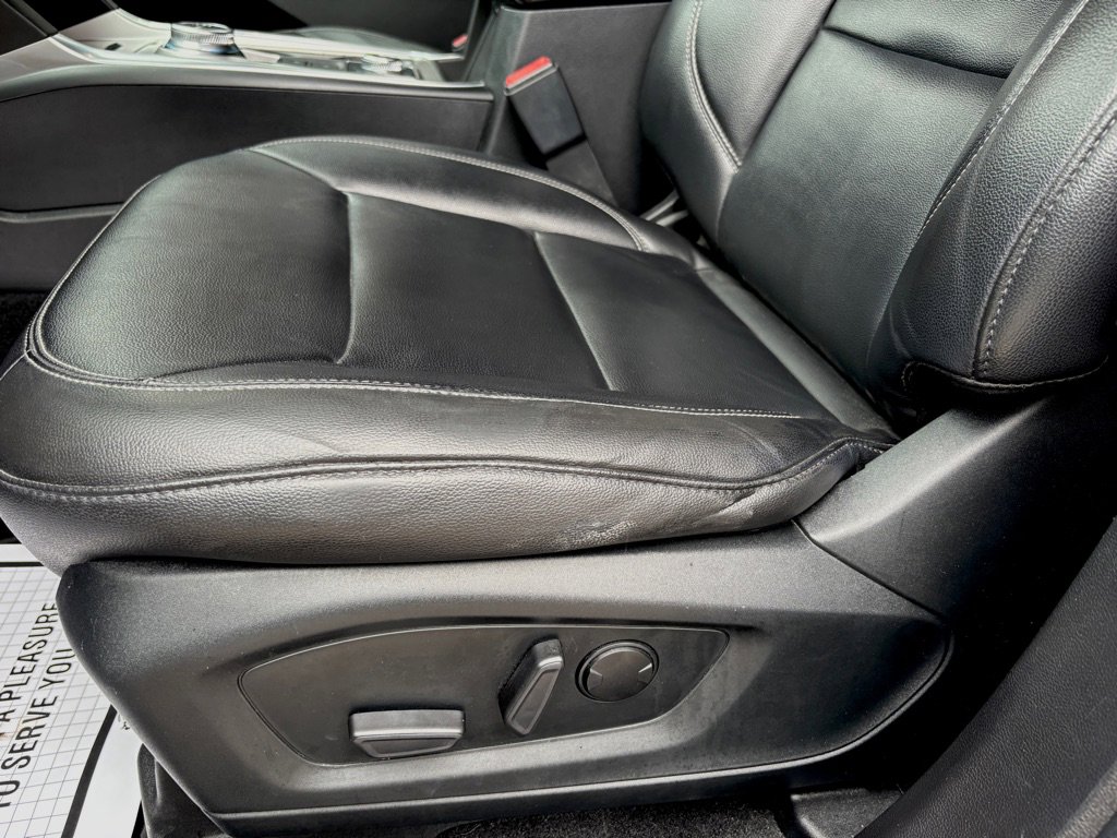 Used 2020 Ford Explorer XLT w/ Equipment Group 202A image 15